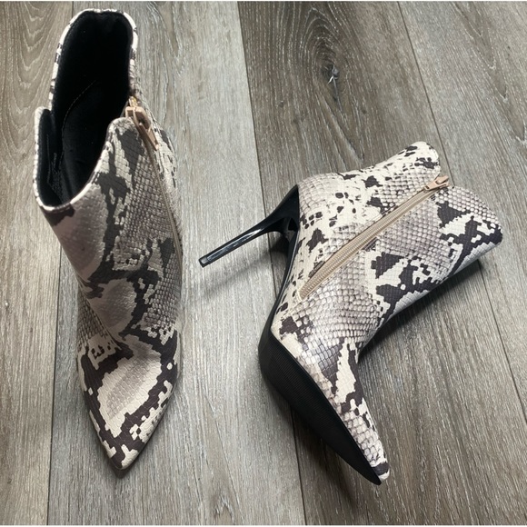 Madden Girl Snake Print Ankle Booties Pointed Toe Primpp/Prim02J1 Size 7 - Picture 10 of 16
